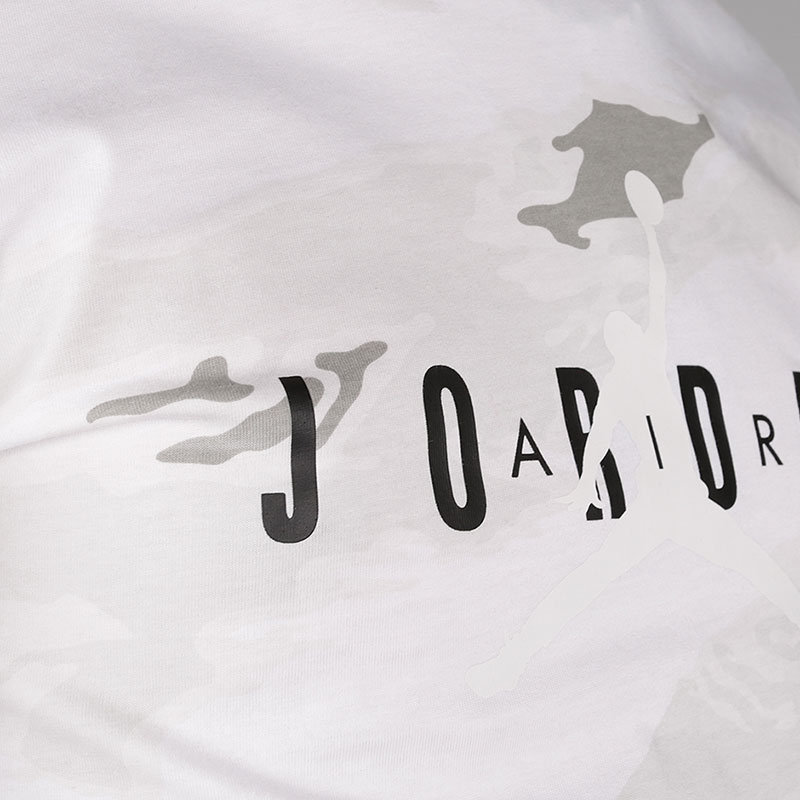 Лонгслив Jordan Sportswear Tech Men's Graphic Long-Sleeve T-Shirt (AH6331-100)  - цена, описание, фото 2